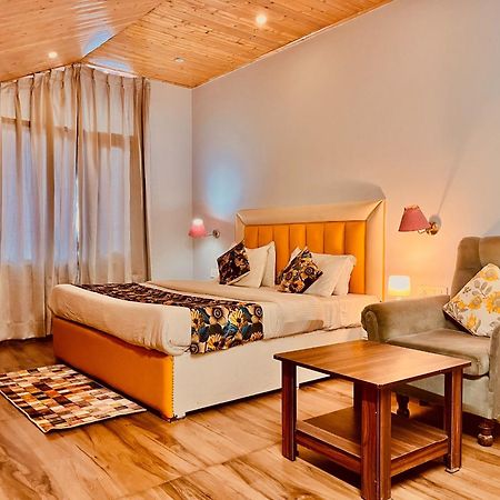Hadimba Hill View By Hadimba Palace, Manali - Premium Room ! Family Hotel ! Parking ! Near Hadimba Temple ภายนอก รูปภาพ