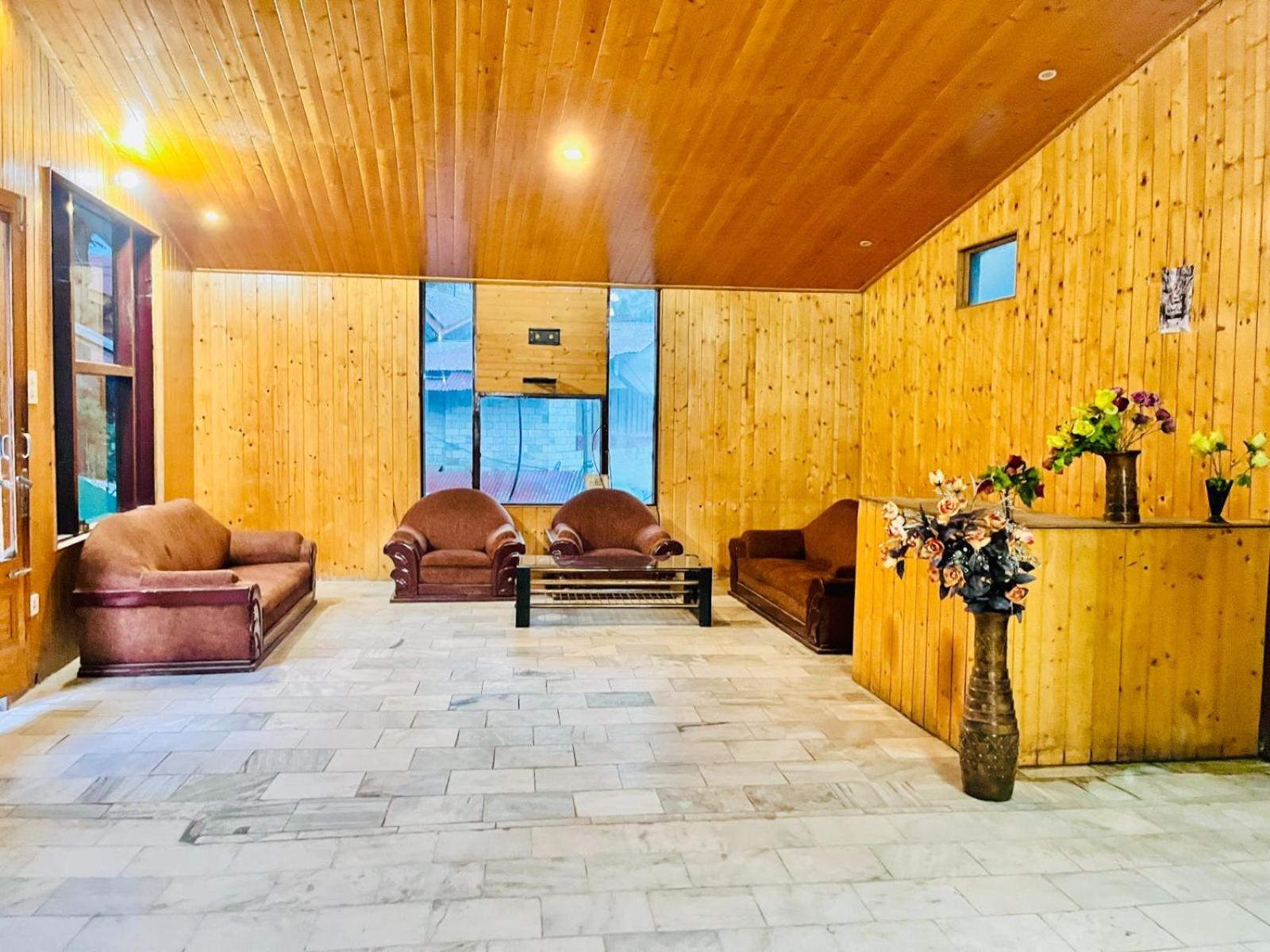 Hadimba Hill View By Hadimba Palace, Manali - Premium Room ! Family Hotel ! Parking ! Near Hadimba Temple ภายนอก รูปภาพ