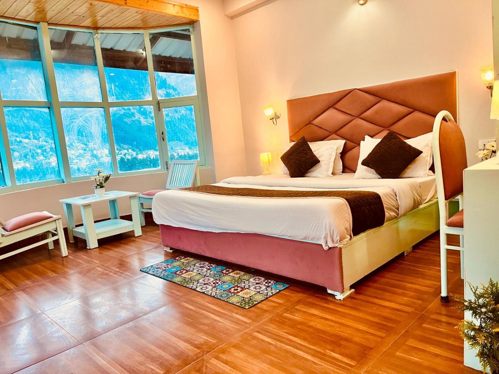 Hadimba Hill View By Hadimba Palace, Manali - Premium Room ! Family Hotel ! Parking ! Near Hadimba Temple ภายนอก รูปภาพ