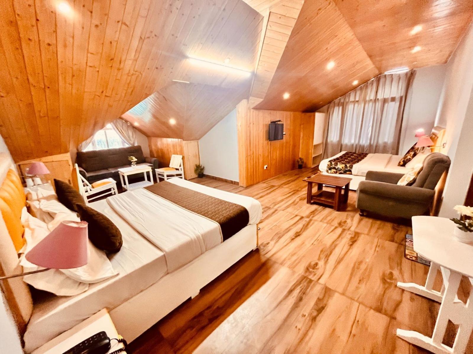 Hadimba Hill View By Hadimba Palace, Manali - Premium Room ! Family Hotel ! Parking ! Near Hadimba Temple ภายนอก รูปภาพ