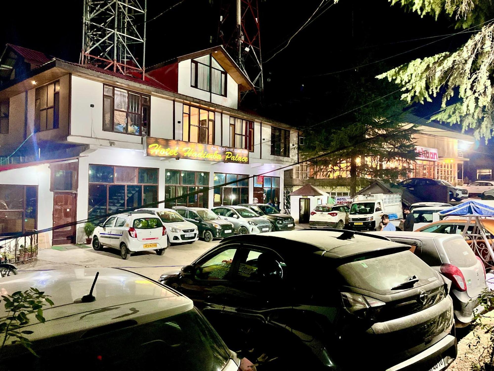 Hadimba Hill View By Hadimba Palace, Manali - Premium Room ! Family Hotel ! Parking ! Near Hadimba Temple ภายนอก รูปภาพ