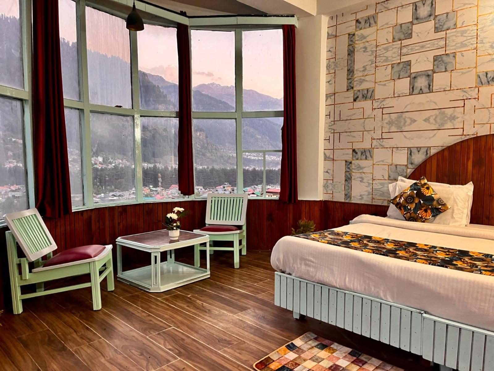 Hadimba Hill View By Hadimba Palace, Manali - Premium Room ! Family Hotel ! Parking ! Near Hadimba Temple ภายนอก รูปภาพ