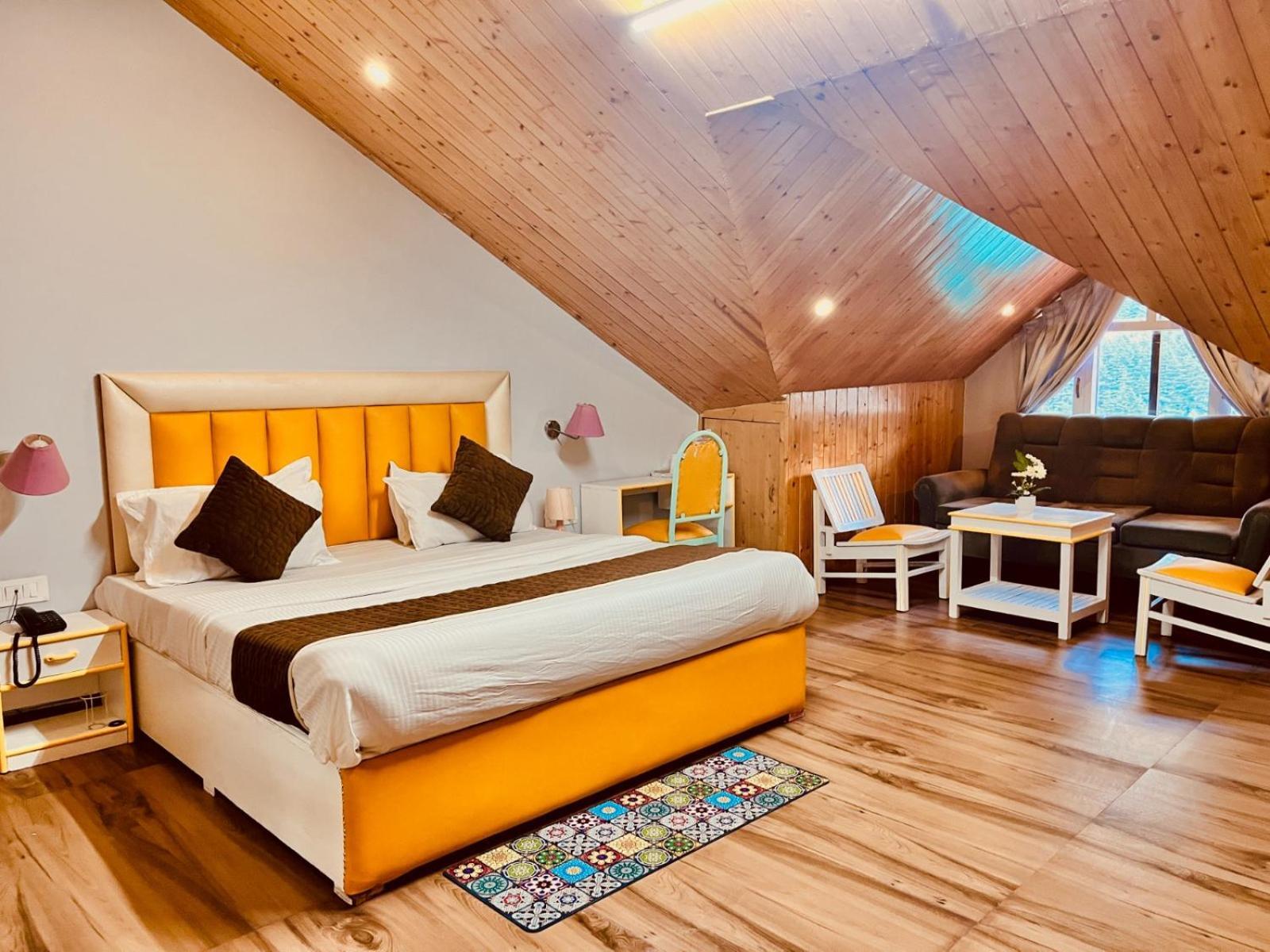 Hadimba Hill View By Hadimba Palace, Manali - Premium Room ! Family Hotel ! Parking ! Near Hadimba Temple ภายนอก รูปภาพ